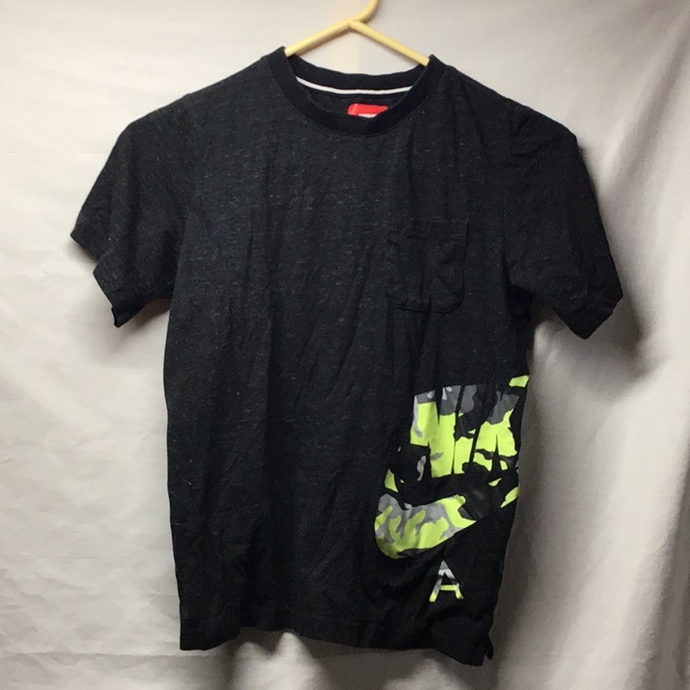 Nike Boys Size Large Short Sleeve Tee